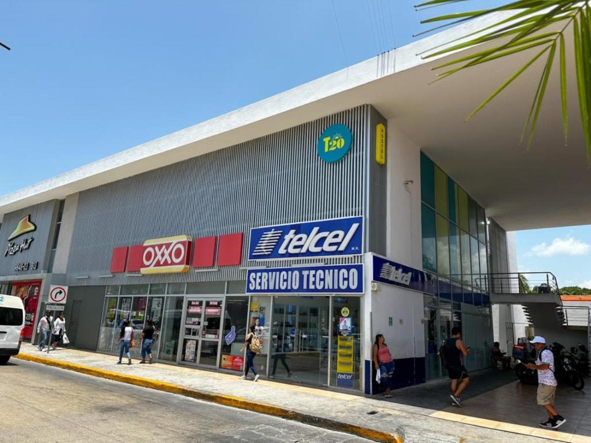Hostel Tropico 20 Pdc Playa del Carmen Exterior photo